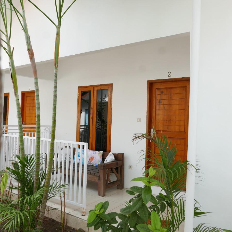 Rumah Side Apartment Gili Trawangan Exterior photo
